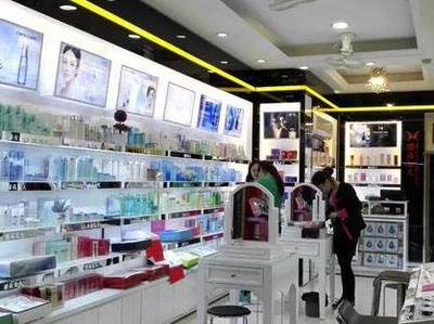 以服务铸就辉煌 三家小化妆品店如何跨界助力服装销售实现千万元年销售额